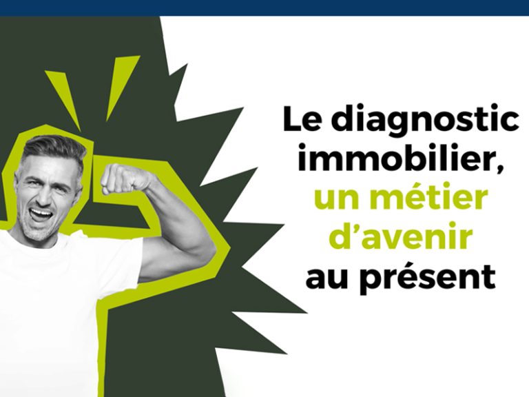 un homme montre ces muscles, il est écrit : le diagnostic immobilier, un métier d'avenir au présent